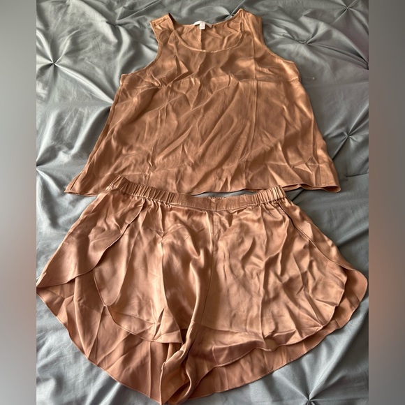 Lunya Washable Silk Pajama Set NWOT - Picture 3 of 16